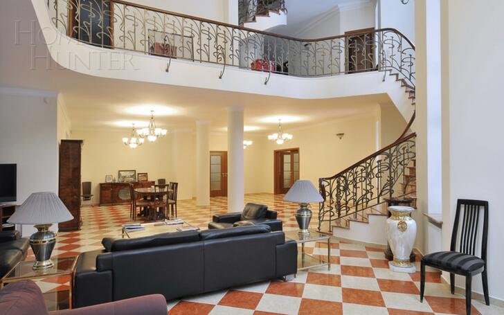 2-этажный коттедж 1 500 м² с отделкой
