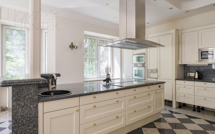 2-этажный коттедж 650 м² с отделкой