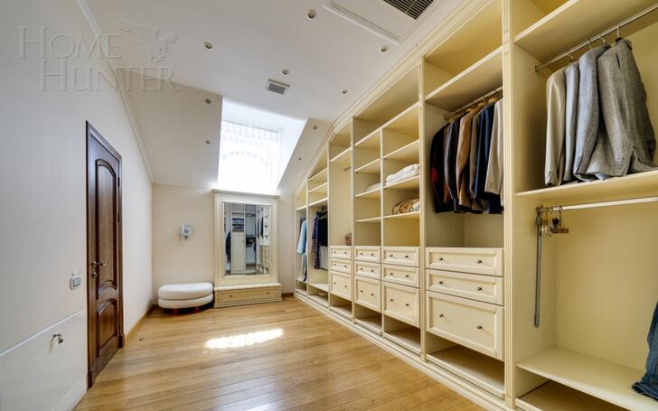 2-этажный коттедж 880 м² с отделкой