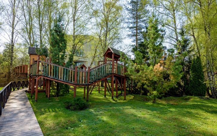 3-этажный коттедж 2 400 м² с отделкой