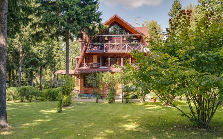 3-этажный коттедж 650 м² с отделкой