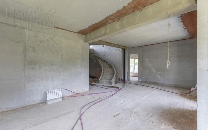 2-этажный коттедж 560 м² без отделки