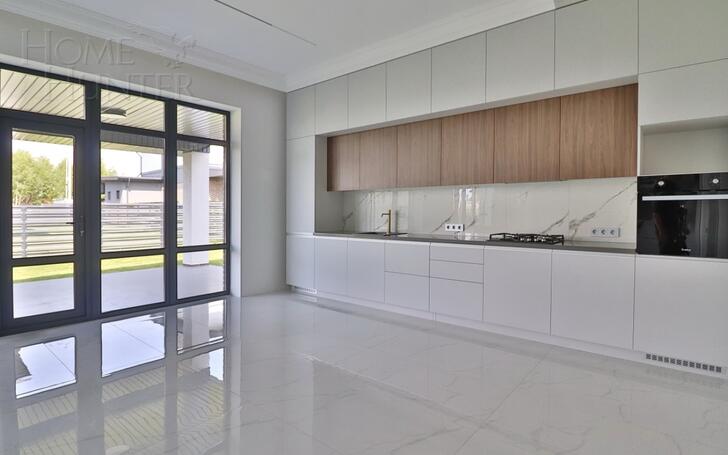 2-этажный коттедж 250 м² с отделкой
