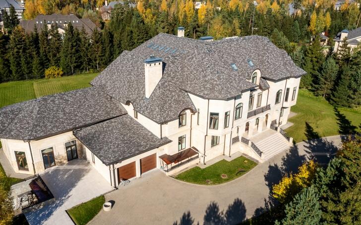 2-этажный коттедж 2 800 м² без отделки