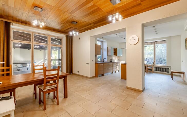 2-этажный коттедж 1 375 м² с отделкой