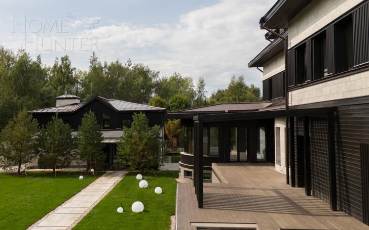 3-этажный коттедж 1 269 м² без отделки