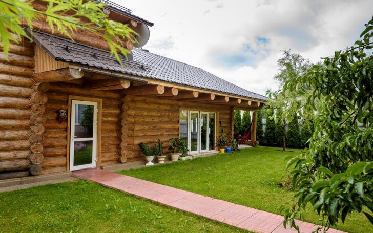 3-этажный коттедж 350 м² с отделкой
