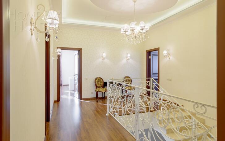 2-этажный коттедж 400 м² с отделкой