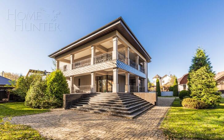 2-этажный коттедж 500 м² с отделкой