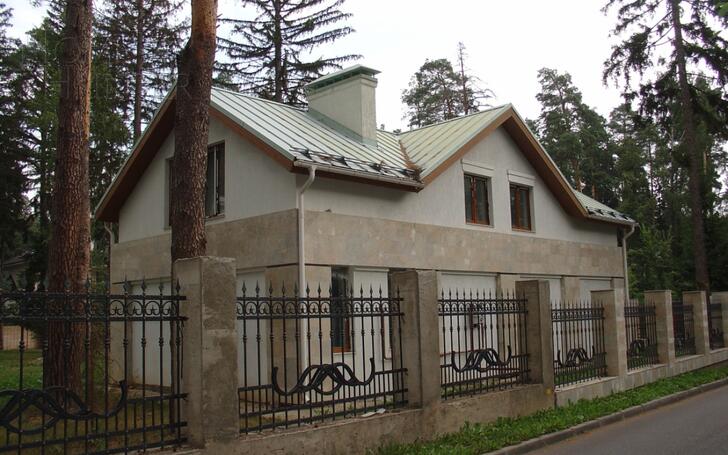 2-этажный коттедж 1 200 м² без отделки