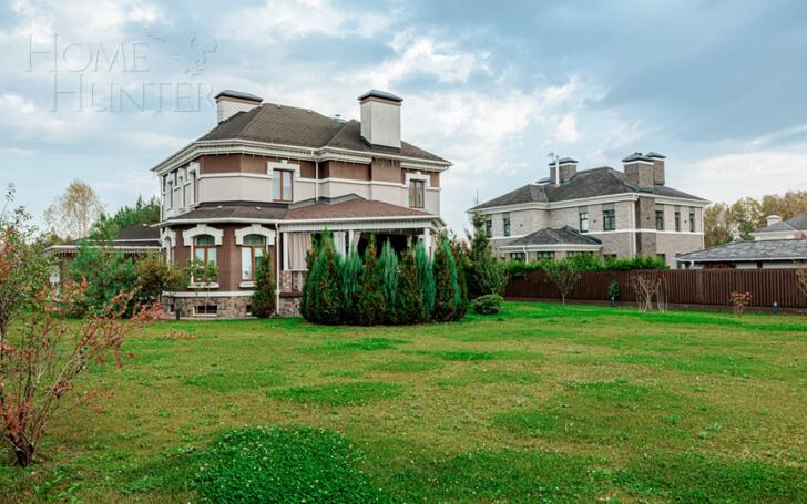 2-этажный коттедж 400 м² с отделкой