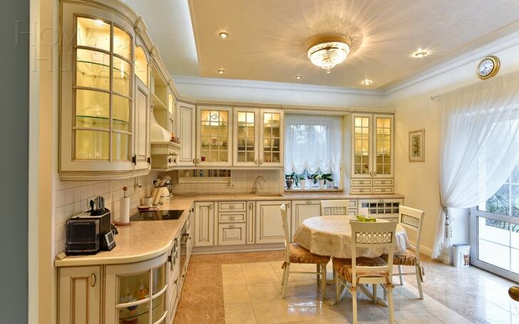 2-этажный коттедж 560 м² с отделкой