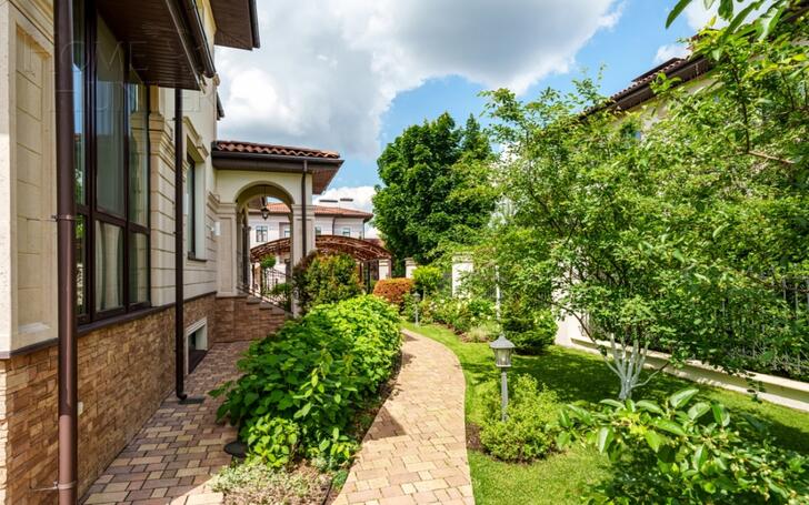 2-этажный коттедж 355 м² с отделкой