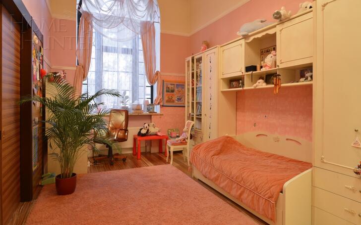 2-этажный коттедж 1 400 м² с отделкой