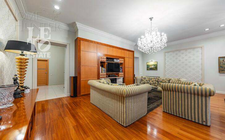 2-этажный коттедж 600 м² с отделкой