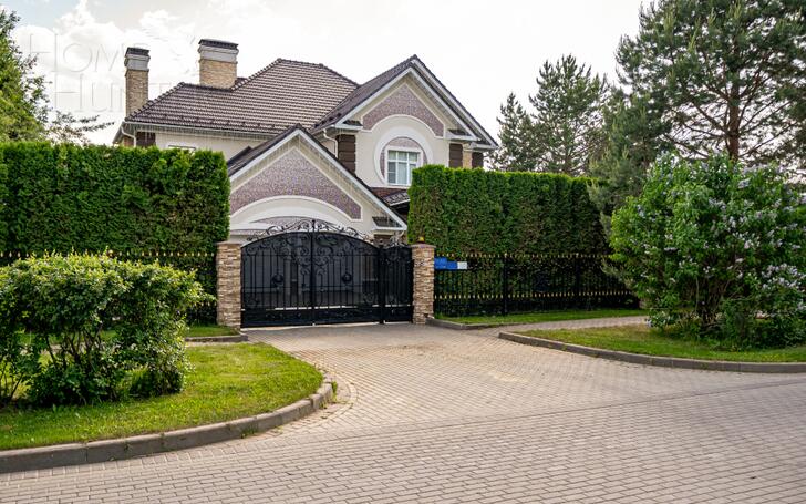 2-этажный коттедж 700 м² с отделкой