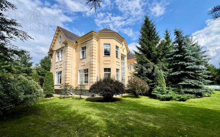 2-этажный коттедж 650 м² с отделкой