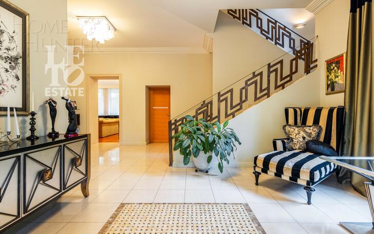 2-этажный коттедж 600 м² с отделкой
