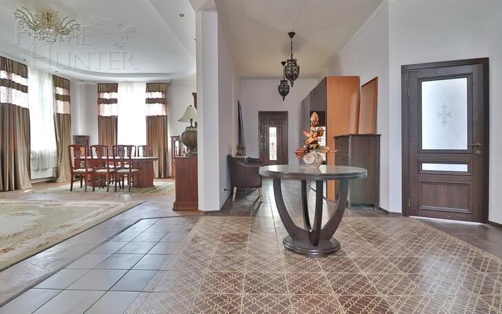 2-этажный коттедж 320 м² с отделкой