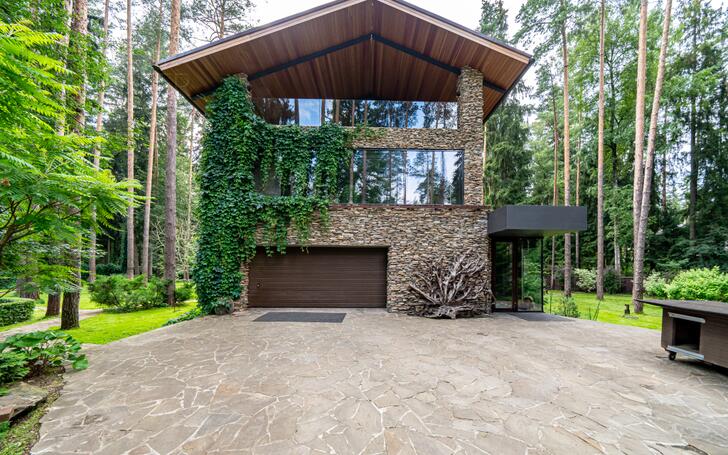 2-этажный коттедж 1 500 м² с отделкой