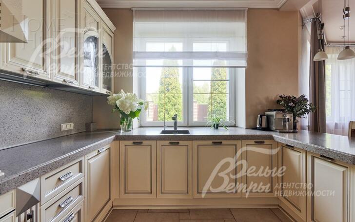 3-этажный коттедж 745.5 м² с отделкой