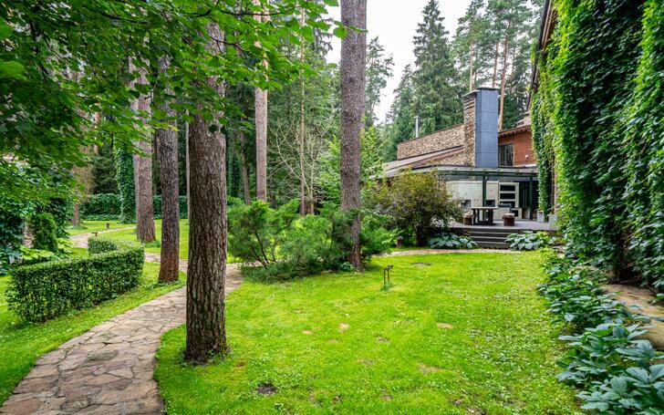 2-этажный коттедж 1 500 м² с отделкой