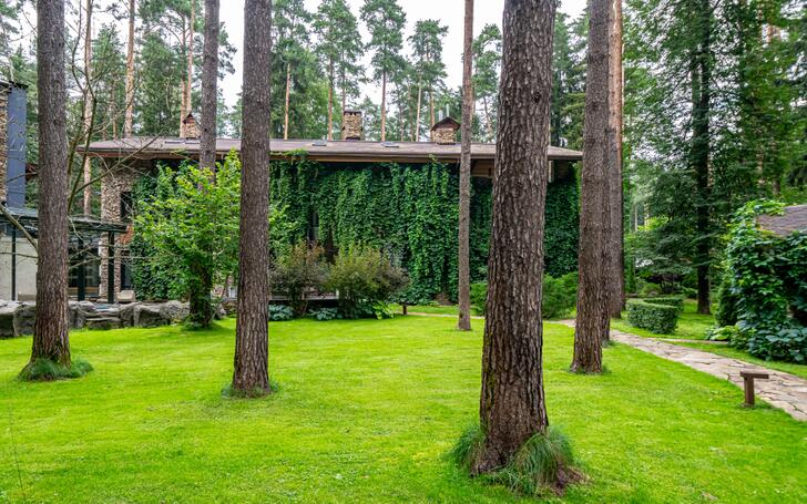 2-этажный коттедж 1 500 м² с отделкой