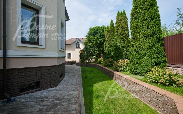 3-этажный коттедж 745.5 м² с отделкой