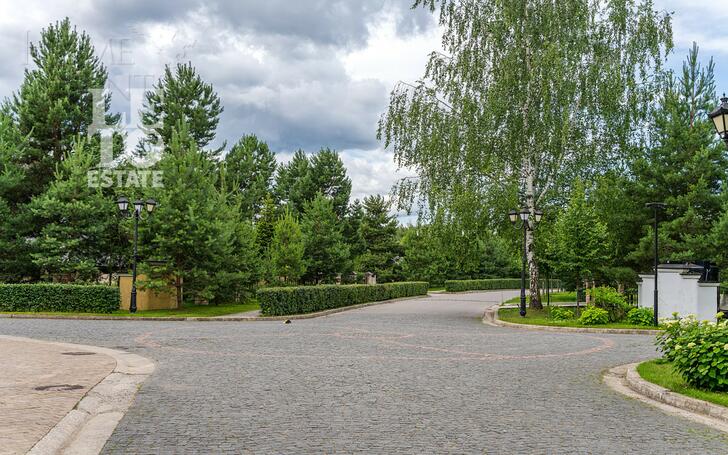 3-этажный таунхаус 250 м² с отделкой