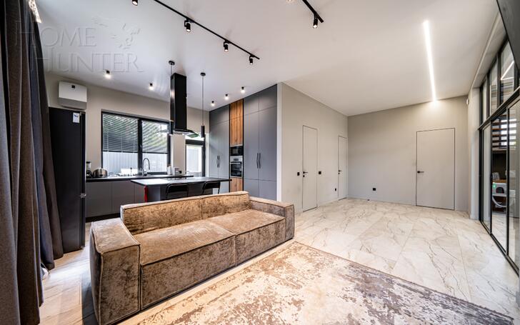 2-этажный коттедж 250 м² с отделкой