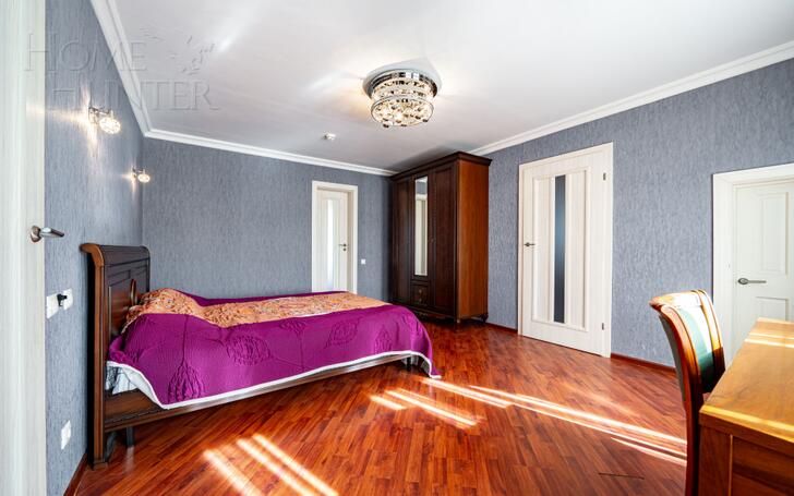 3-этажный коттедж 250 м² с отделкой
