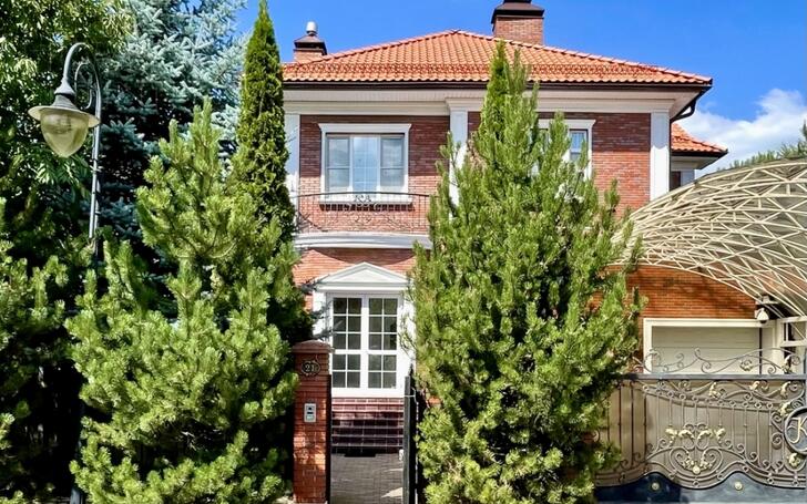 2-этажный коттедж 560 м² с отделкой