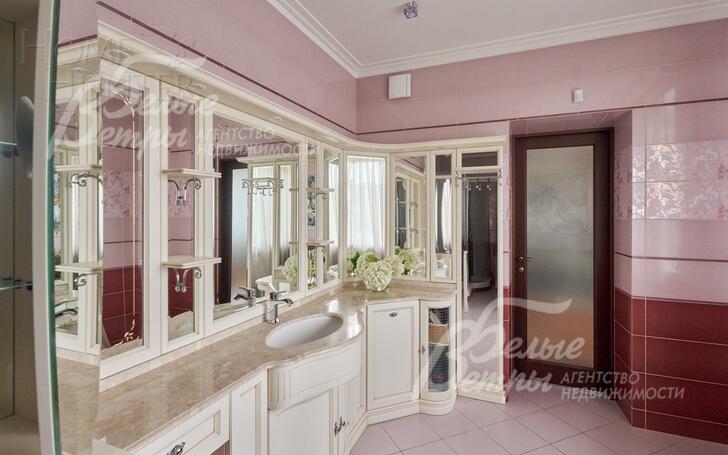 3-этажный коттедж 745.5 м² с отделкой