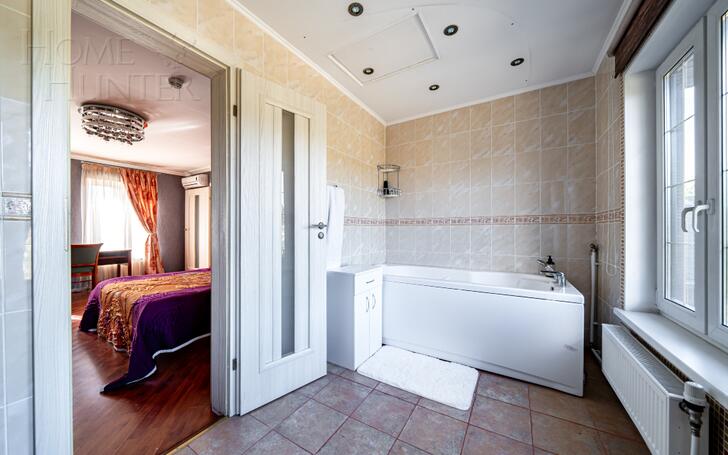 3-этажный коттедж 250 м² с отделкой