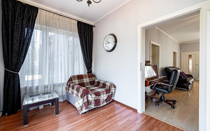 3-этажный коттедж 250 м² с отделкой