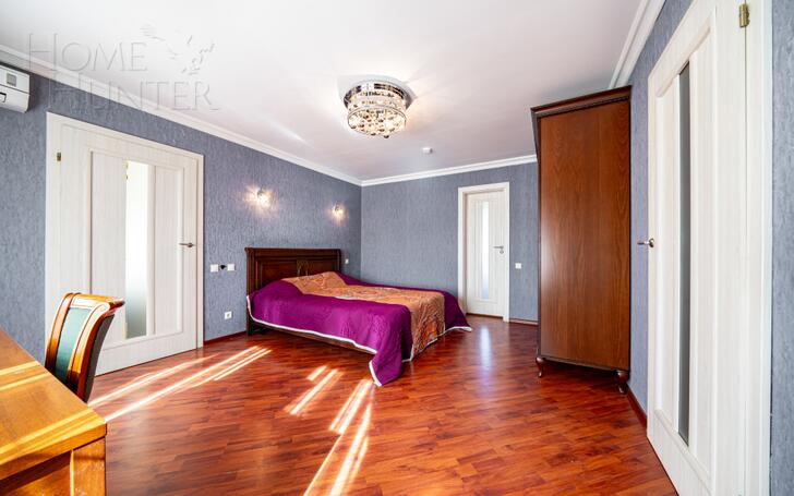 3-этажный коттедж 250 м² с отделкой