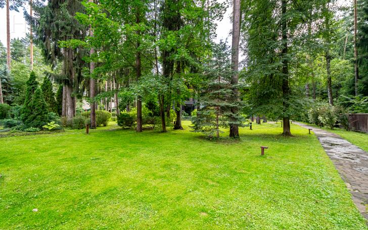 2-этажный коттедж 1 500 м² с отделкой