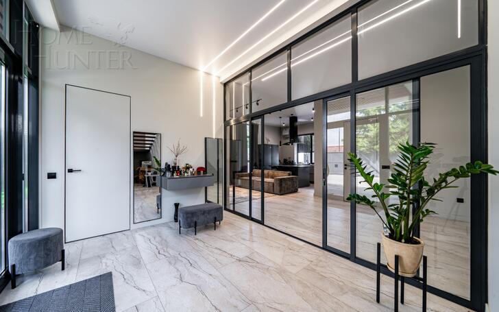 2-этажный коттедж 250 м² с отделкой