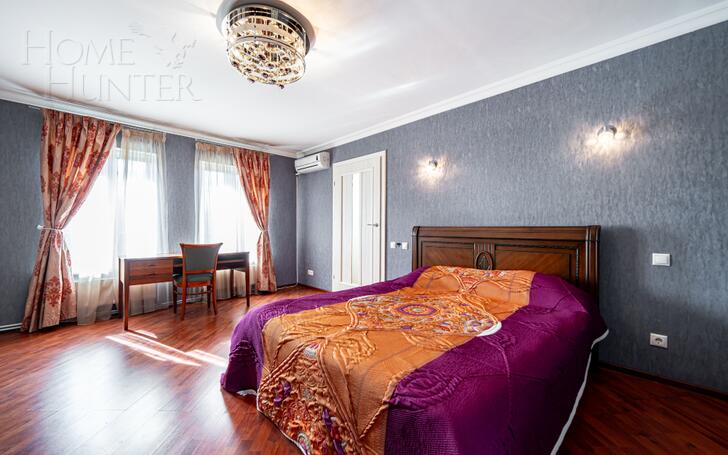 3-этажный коттедж 250 м² с отделкой