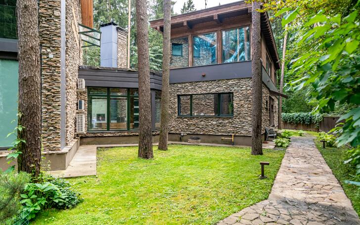 2-этажный коттедж 1 500 м² с отделкой