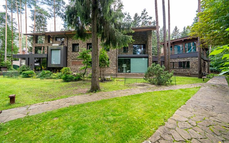 2-этажный коттедж 1 500 м² с отделкой