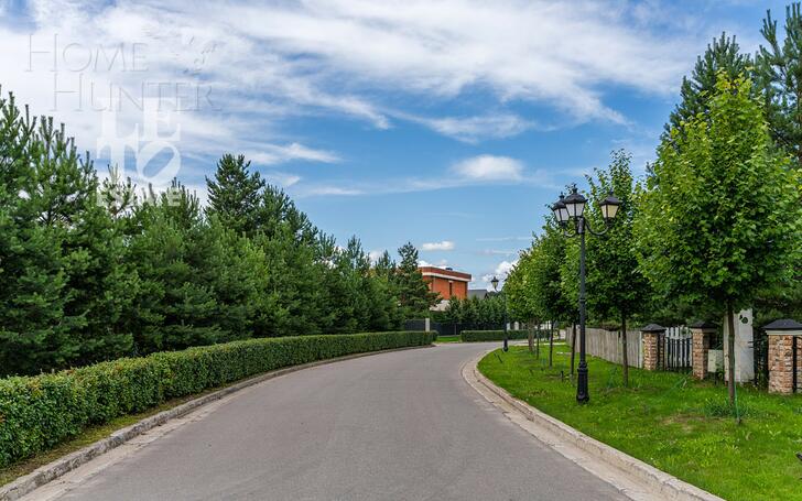 3-этажный таунхаус 250 м² с отделкой
