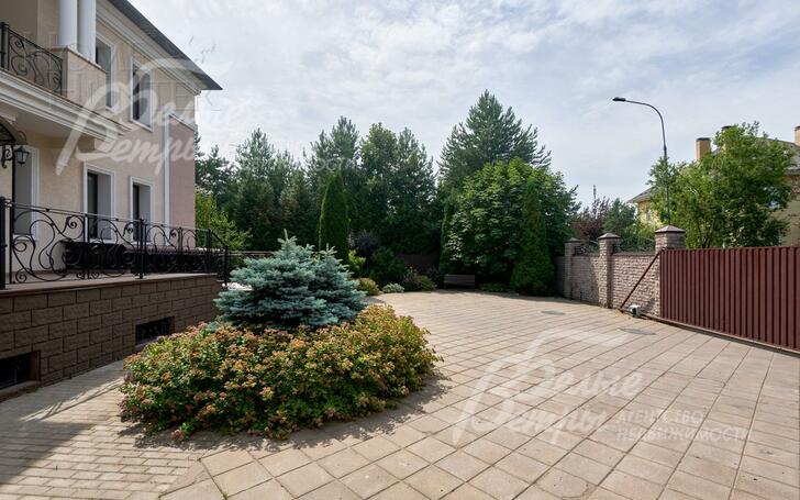 3-этажный коттедж 745.5 м² с отделкой