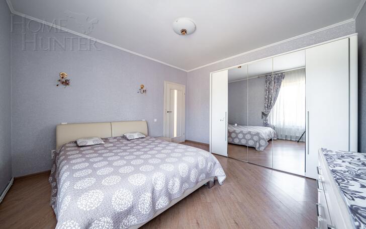 3-этажный коттедж 250 м² с отделкой