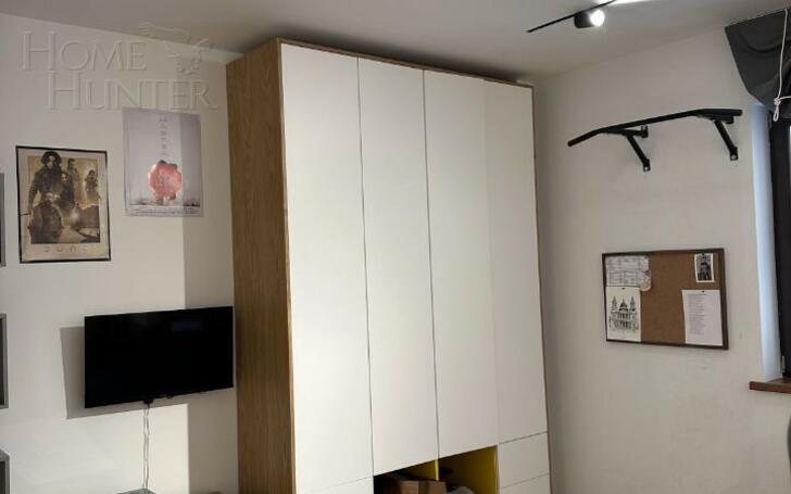 4-КОМН. КВАРТИРА С ОТДЕЛКОЙ 130 М² НА 3 ЭТАЖЕ