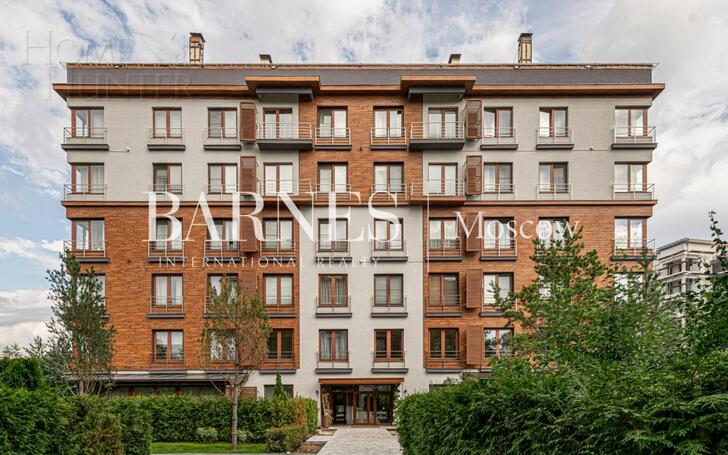 4-КОМН. КВАРТИРА С ОТДЕЛКОЙ 148.5 М² НА 3 ЭТАЖЕ