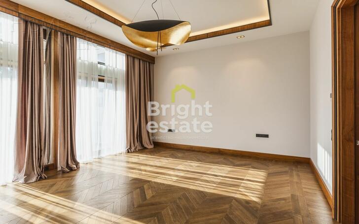 2-этажный коттедж 989.7 м² с отделкой