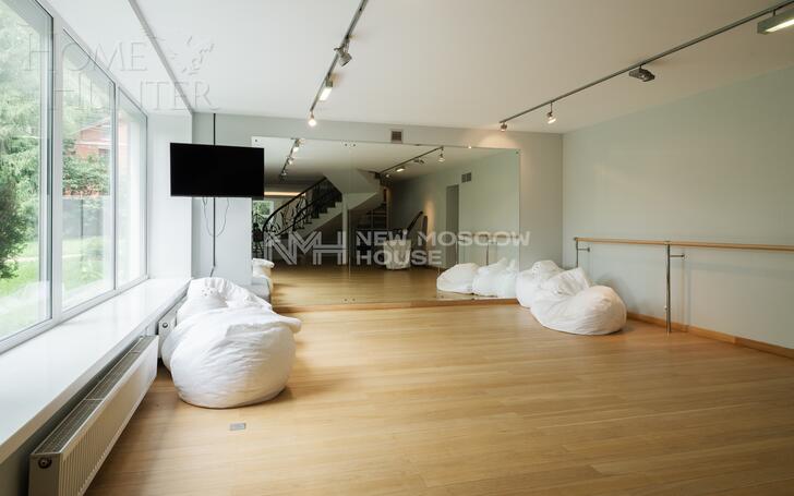 3-этажный коттедж 1 100 м² с отделкой