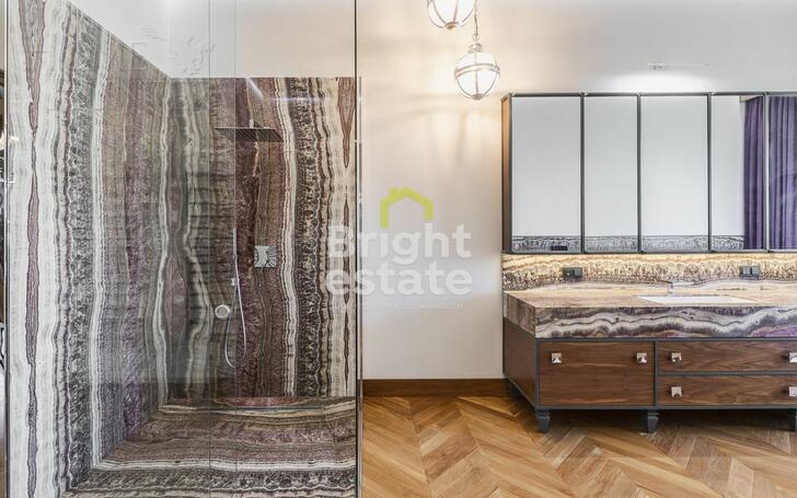 2-этажный коттедж 989.7 м² с отделкой