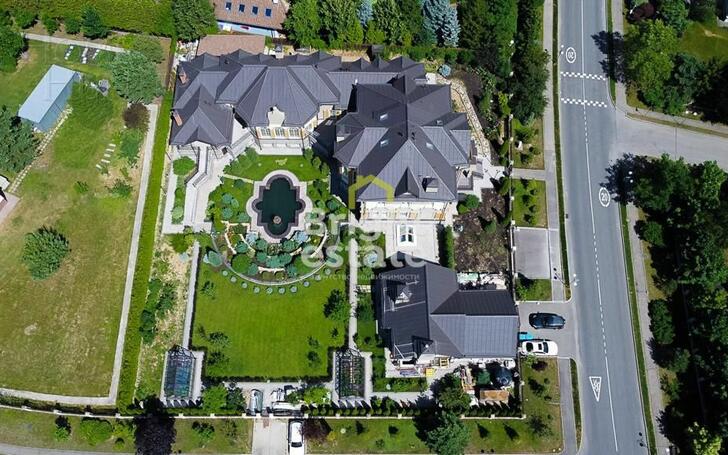2-этажный коттедж 1 700 м² с отделкой